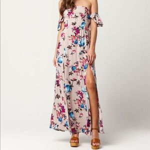 ISO this dress in a size medium or large.